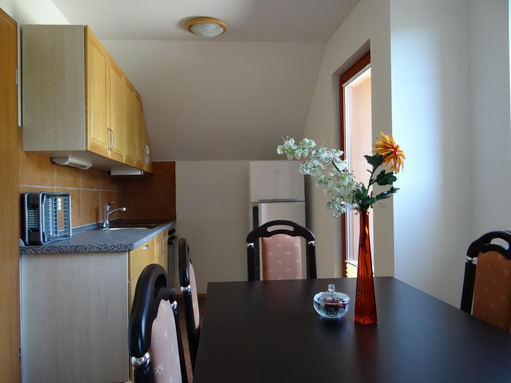Apartments Trebusak Лазе-в-Тухинью Экстерьер фото