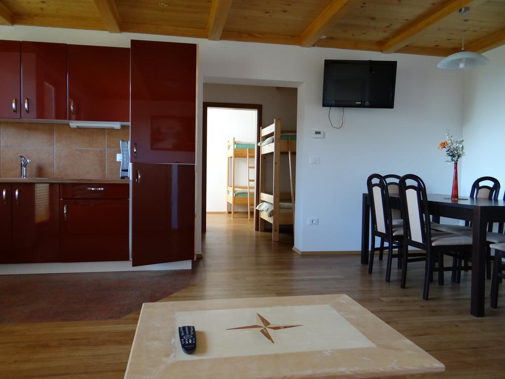 Apartments Trebusak Лазе-в-Тухинью Экстерьер фото